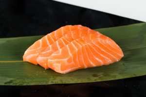 sashimi salmone