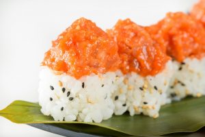uramaki spicy tonno